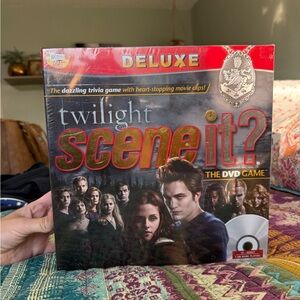 New in Package Twilight Scene It? Deluxe DVD Game